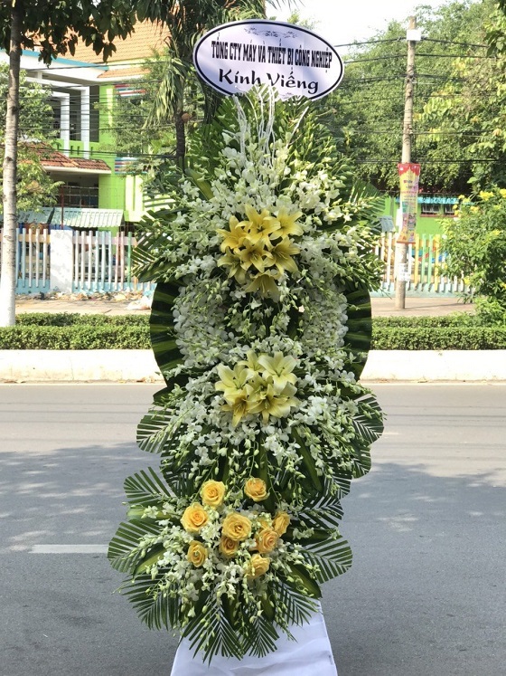 HV144- Sui Gia Kính Viếng