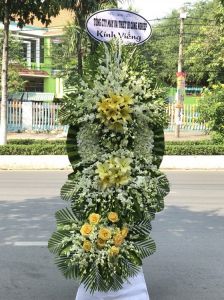 HV144- Sui Gia Kính Viếng